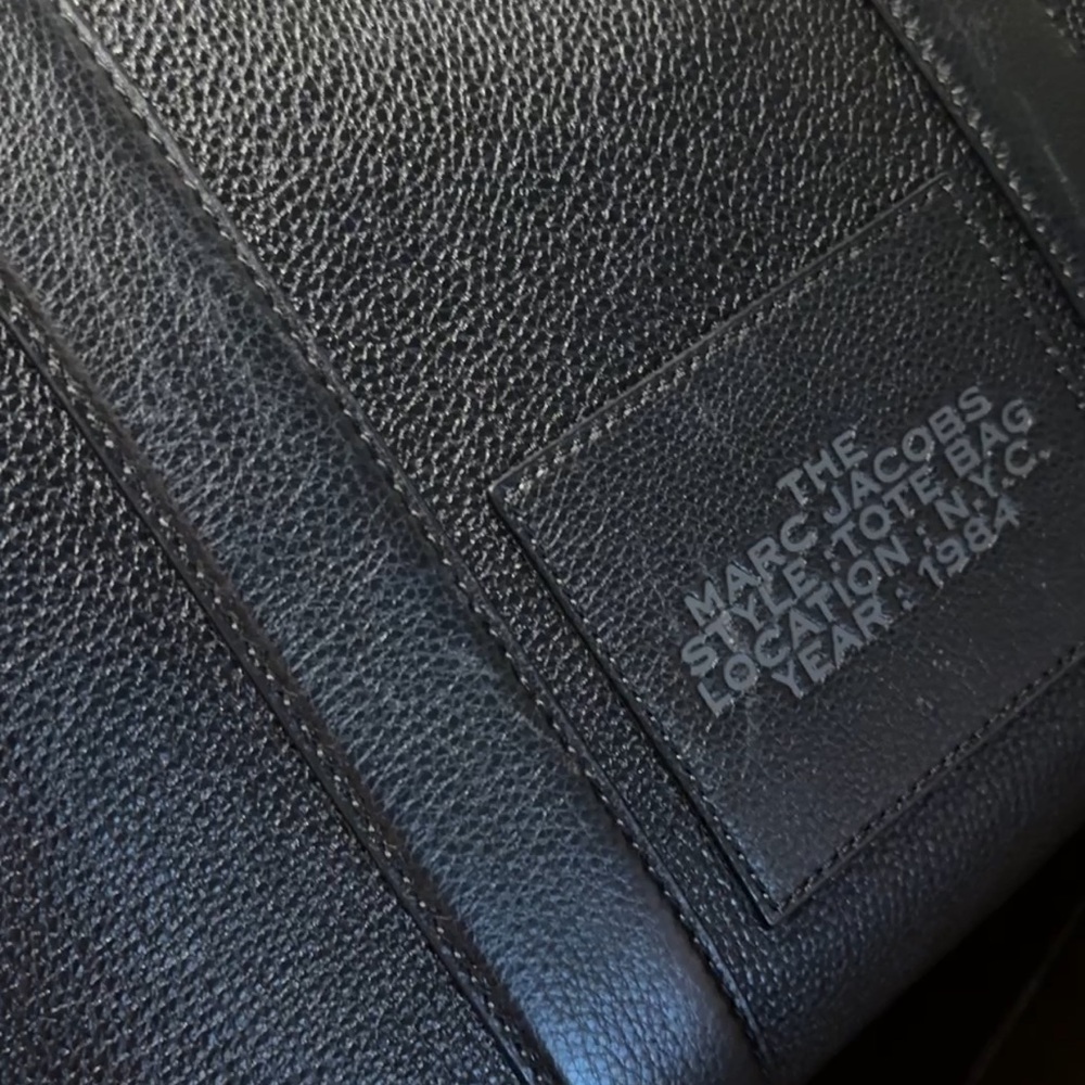 Marc Jacobs Black The Tote Leather Medium with Matching Charm Crossbody RESERVED - Picture 8 of 16